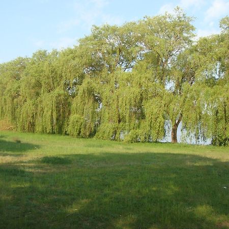 Hotel Am Wariner See Bagian luar foto